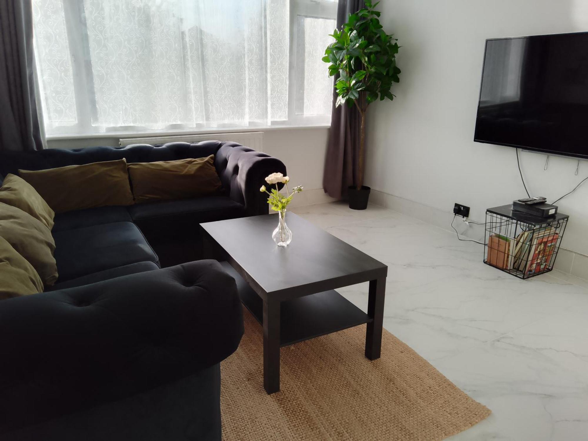 Surbiton Home With Free Parkings, Surbiton, Kingston Upon Thames, Surrey, Greater London Uk מראה חיצוני תמונה